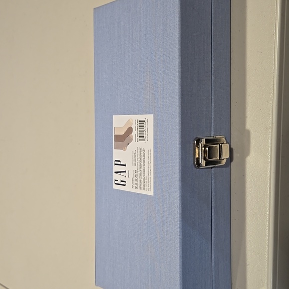 New in box GAP set of 3 super soft boot socks in a reusable case - Picture 4 of 5